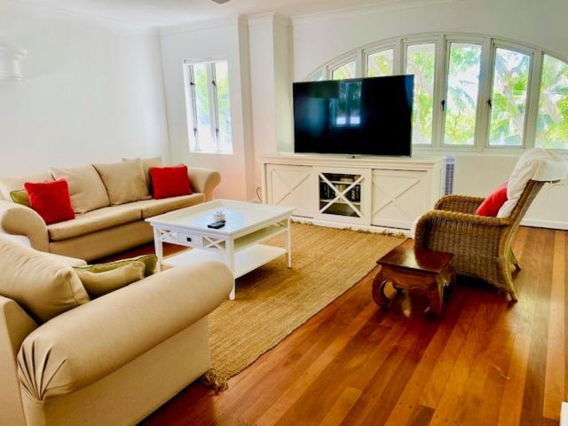 פאלם קוב Beachview Apartments At Villa Paradiso מראה חיצוני תמונה
